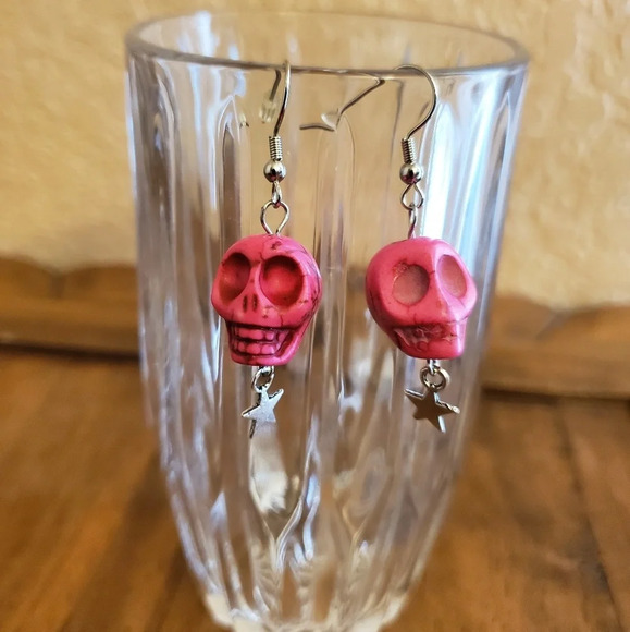 Large Skull Earrings - Picture 1 of 1